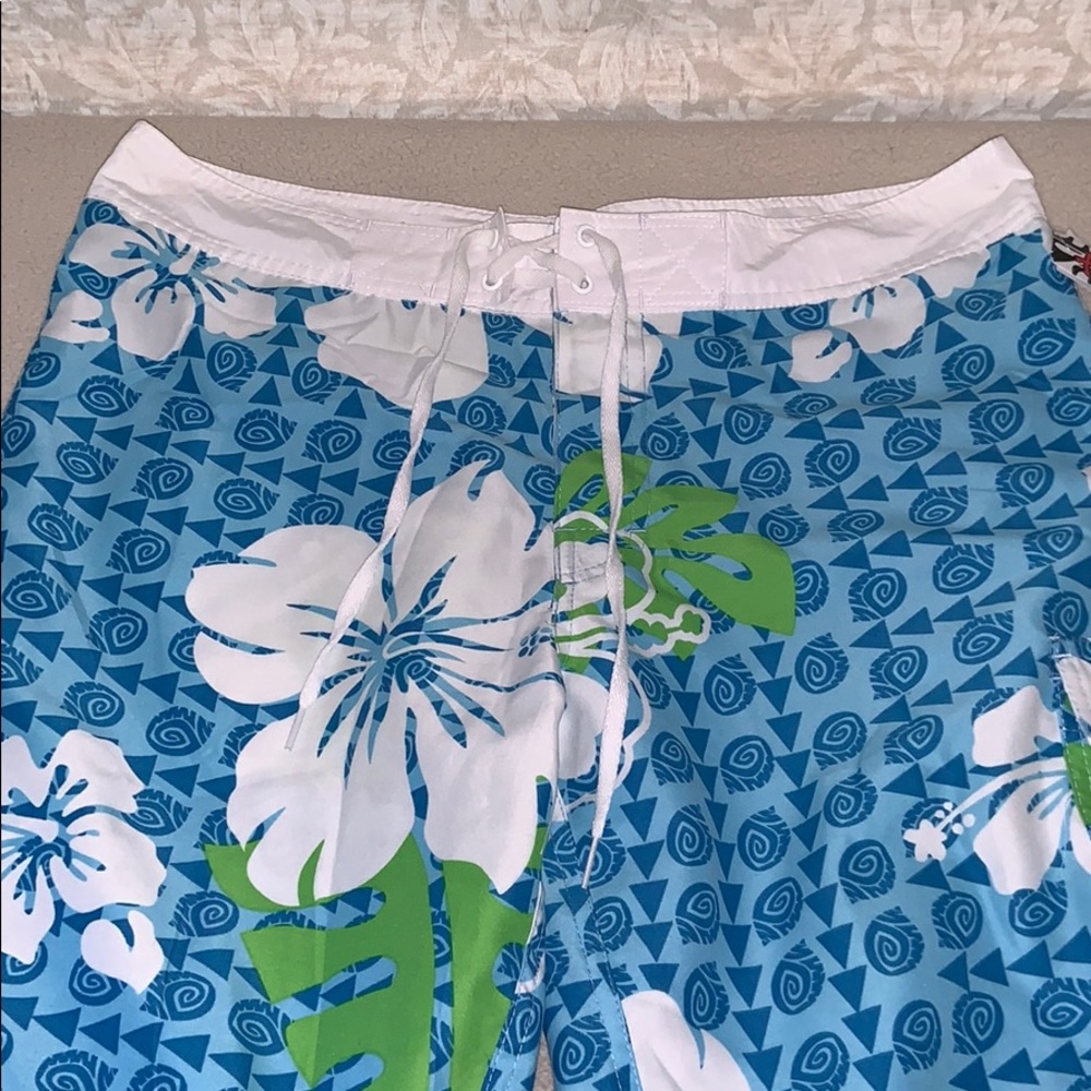 Men’s swim shorts